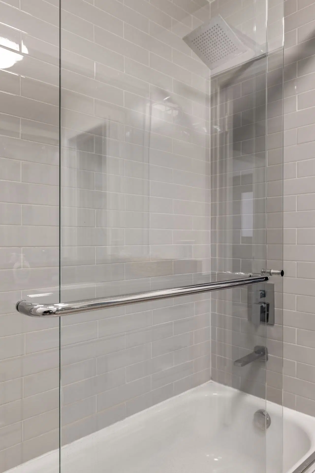 1700 Malcolm Avenue, Los Angeles – Bathroom