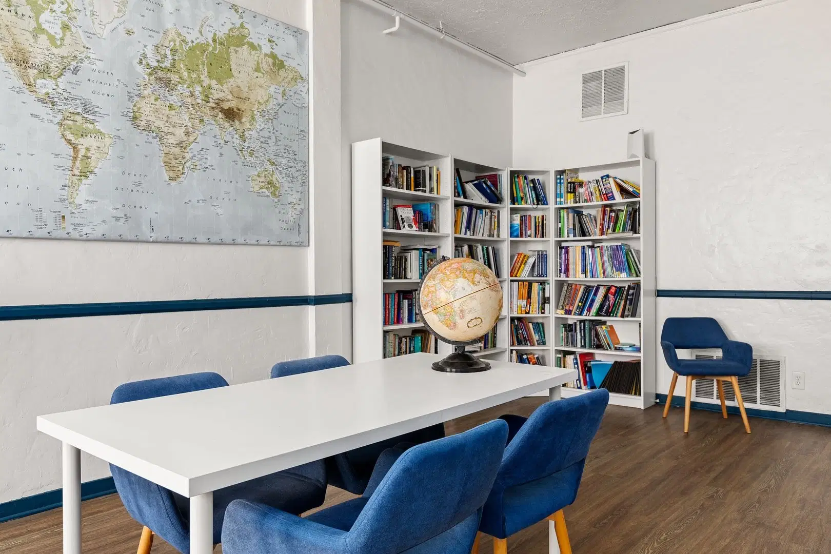 832 Hilgard Ave, Los Angeles – Common Area