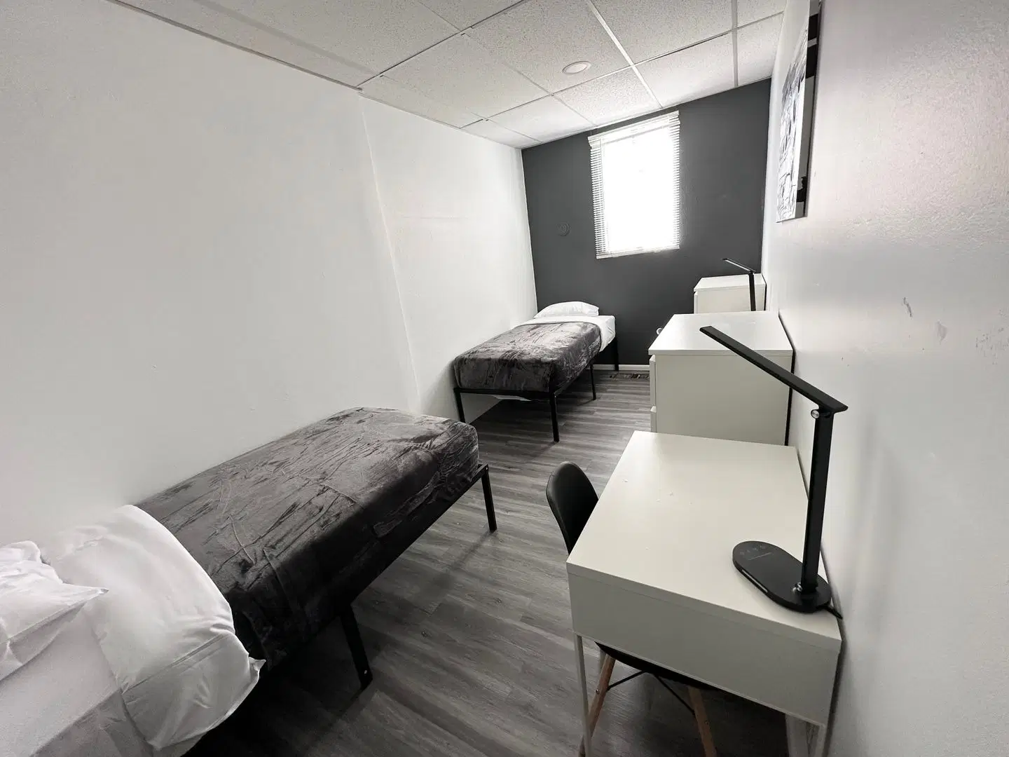 832 Hilgard Ave, Los Angeles – Triple Shared Room With A Common Bathroom