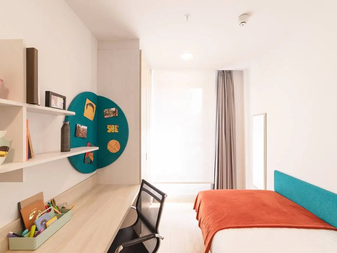 Yugo Garbi, Barcelona – Single Basic