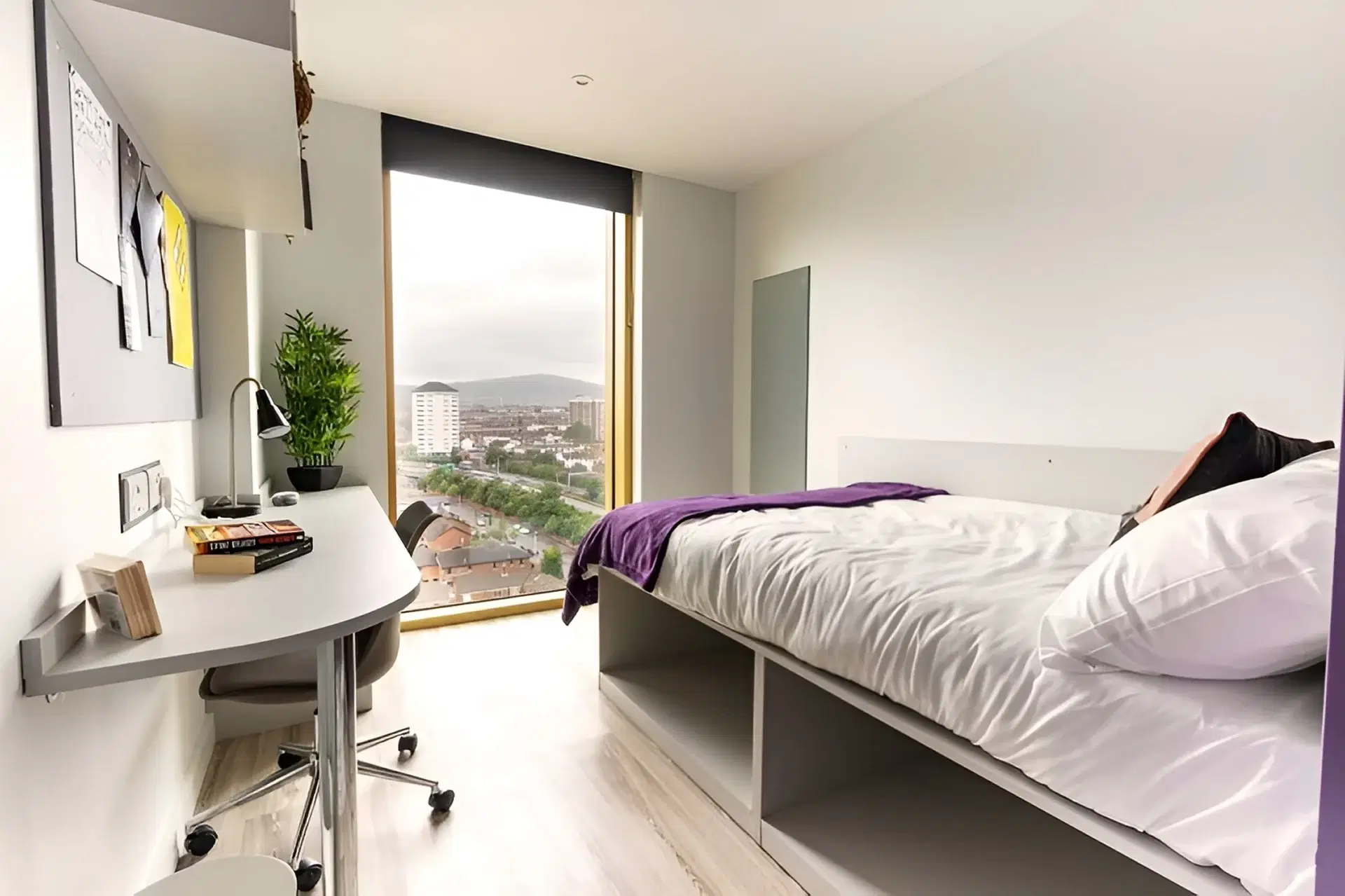 123 York Street, Belfast – En Suite – Building View