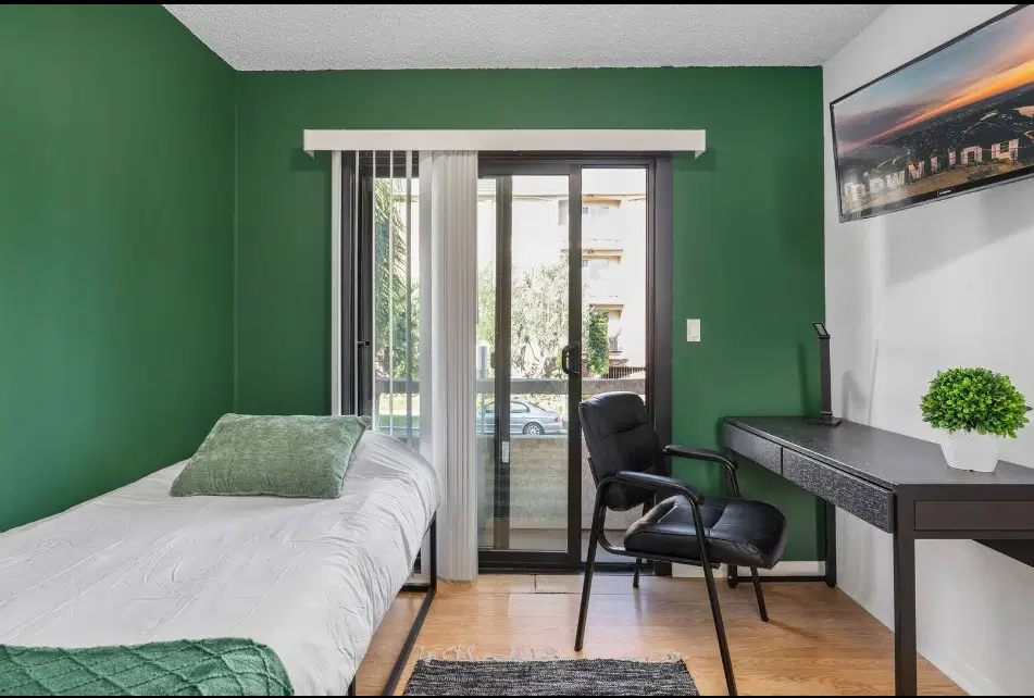 1823 Pelham, Los Angeles – Single Room in 2 Bedroom Apartment