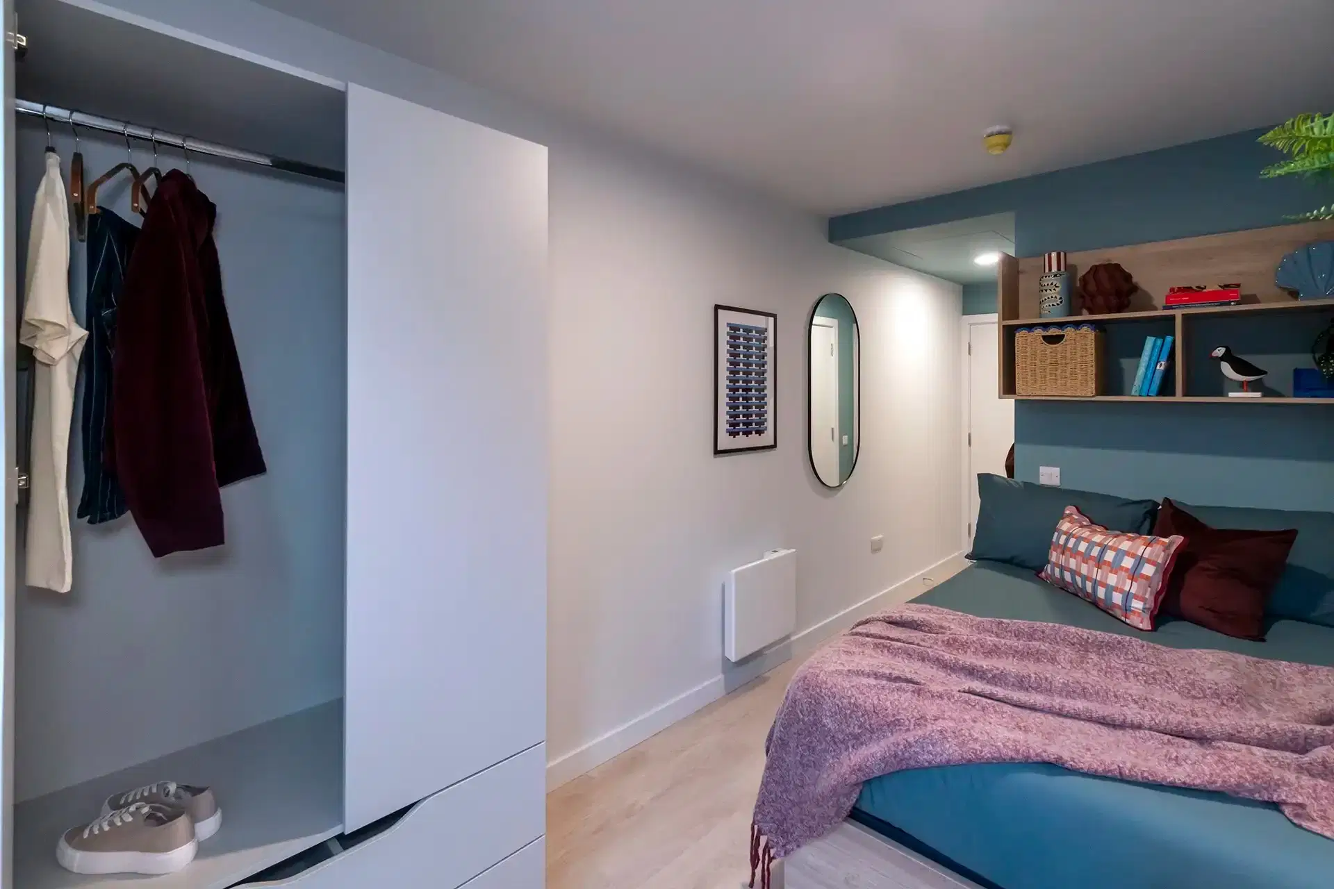 Queen Street Place, Galway – Gold En Suite, Bay View (Floor 7)