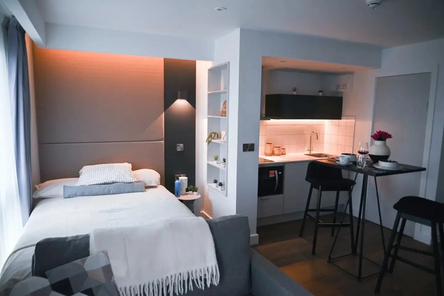 Glasgow West End, Glasgow – Diamond Plus Studio