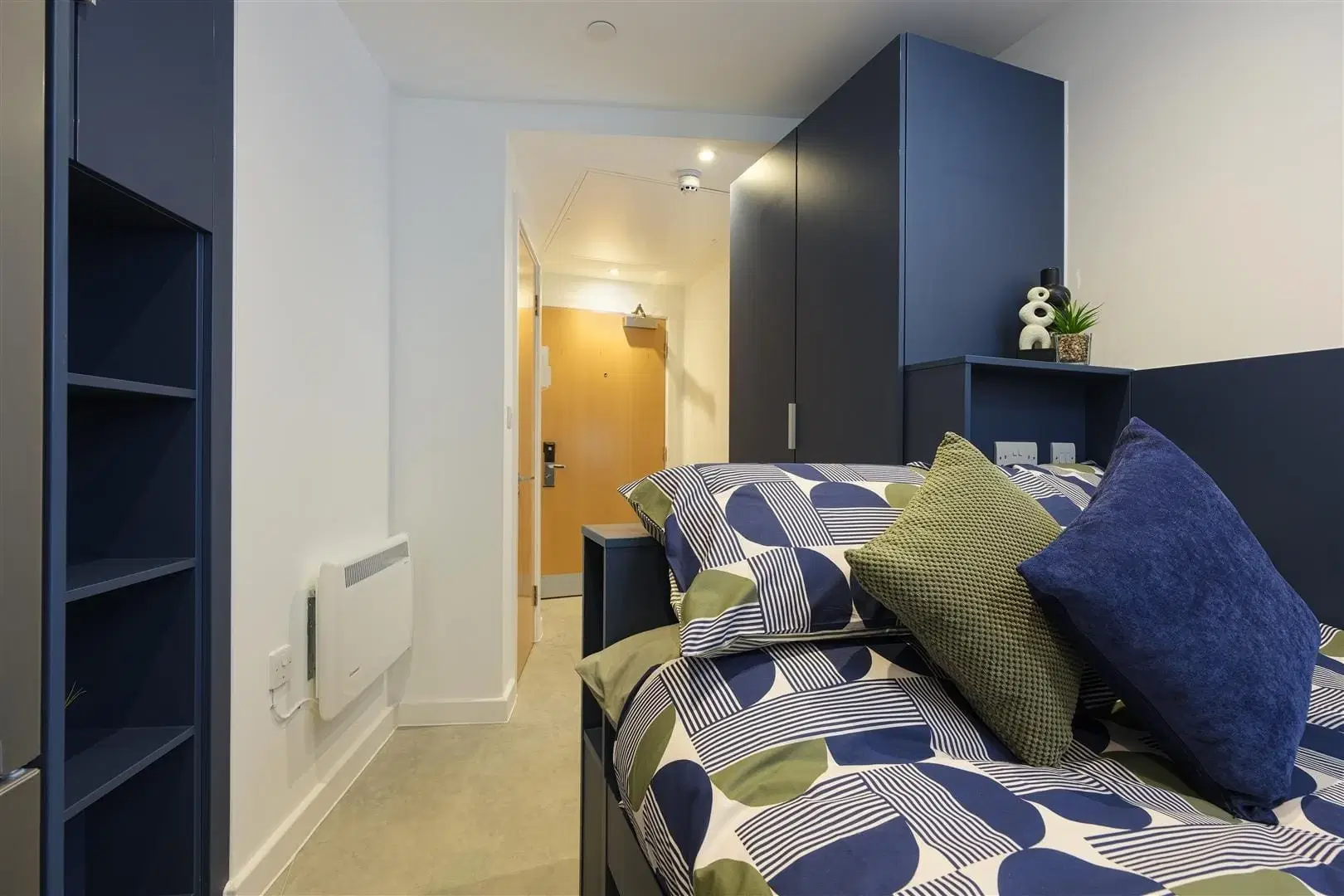 Freeman, Canterbury – Studio Style C03