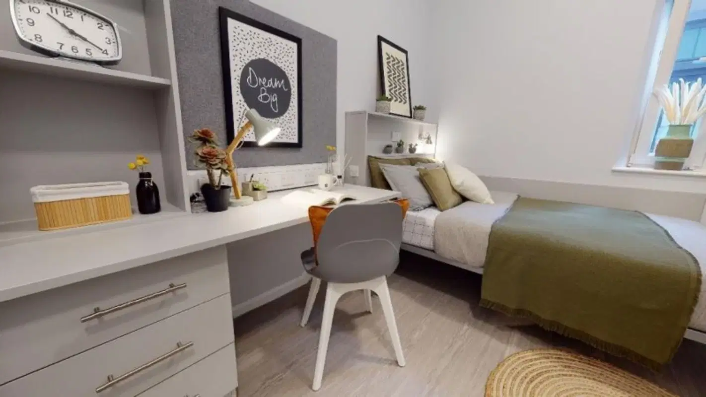 iQ Will Wyatt Court, London – Silver En Suite-2627