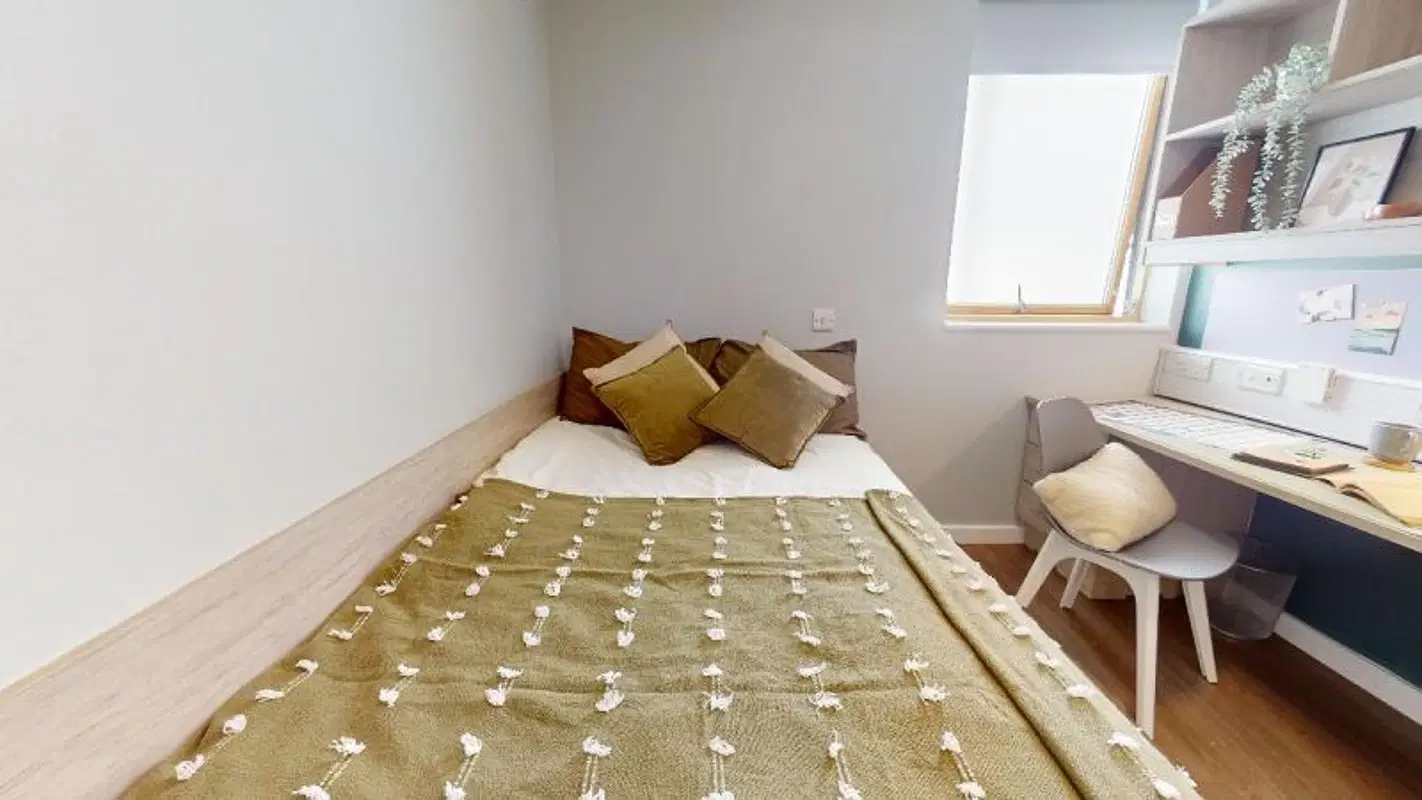 iQ Kingston, Kingston upon Thames – Silver Studio Plus-2627