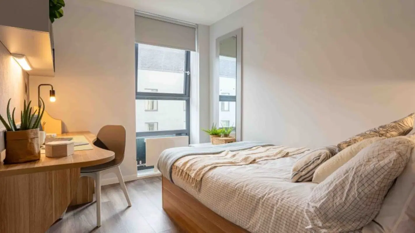 iQ Sterling Court, London – Bronze En Suite-2627