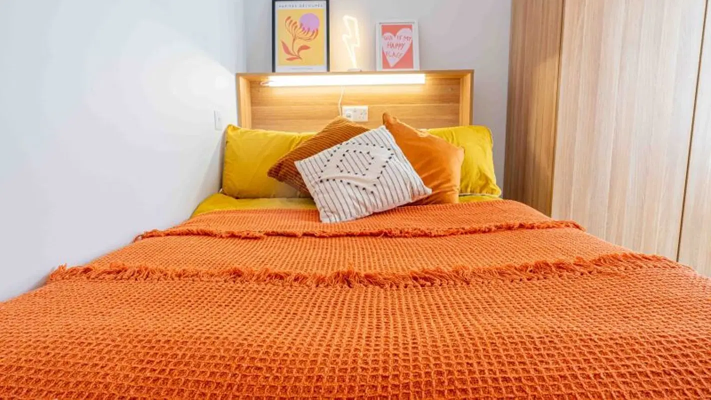 iQ Sterling Court, London – Silver Studio-2627