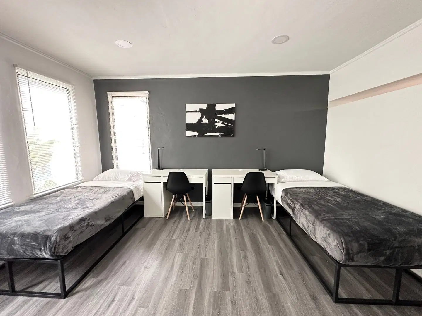 832 Hilgard Ave, Los Angeles – Quadruple/Shared Room With A Common Bathroom