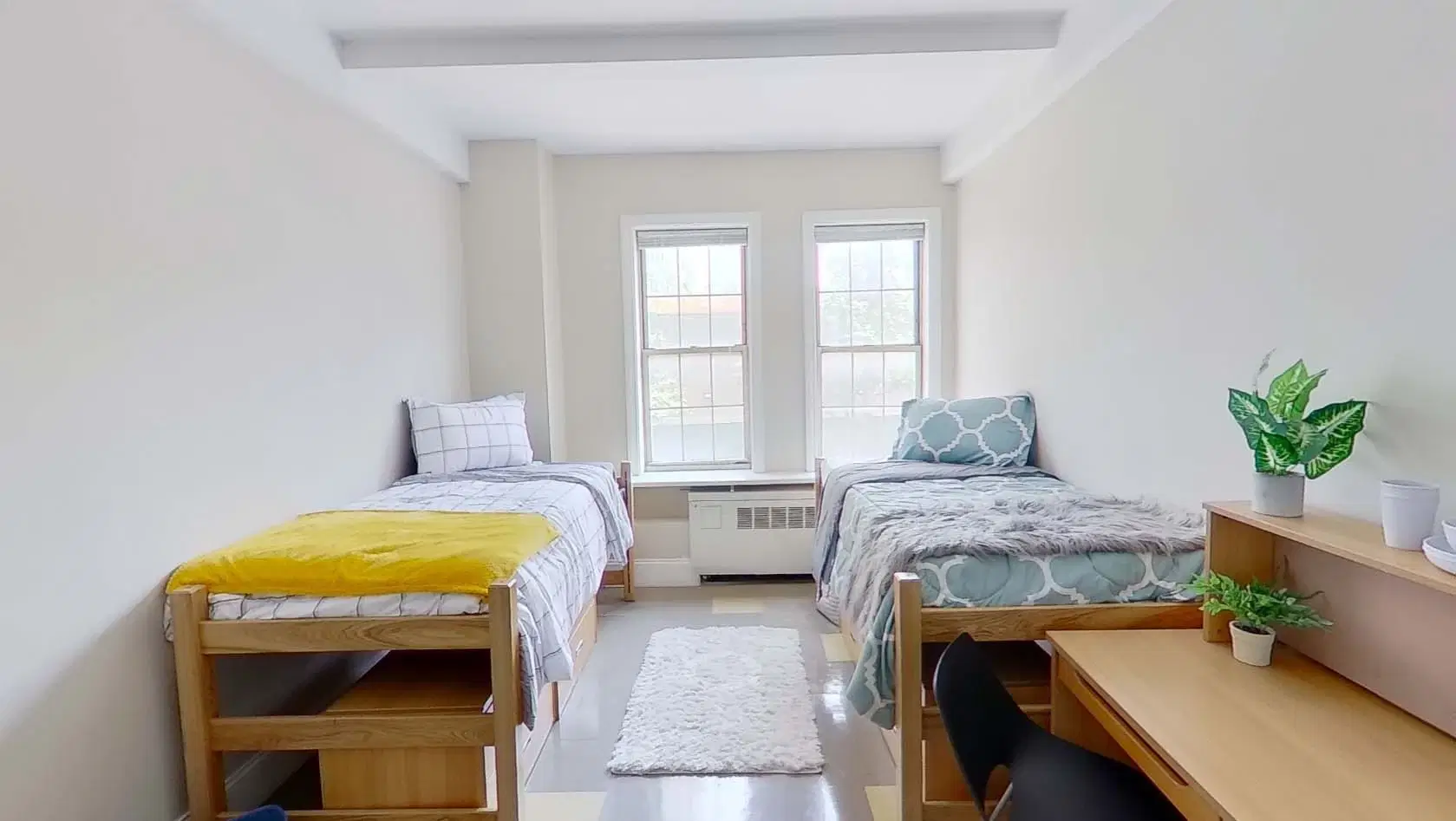 St. George Towers, New York – Large Double Room