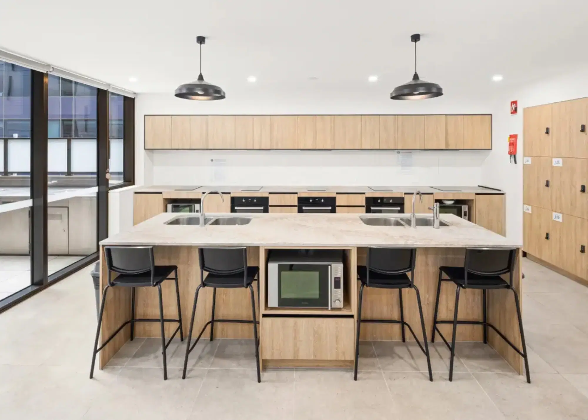 Accolade on Moore (Formerly Y Suites On Moore), Canberra – Kitchen