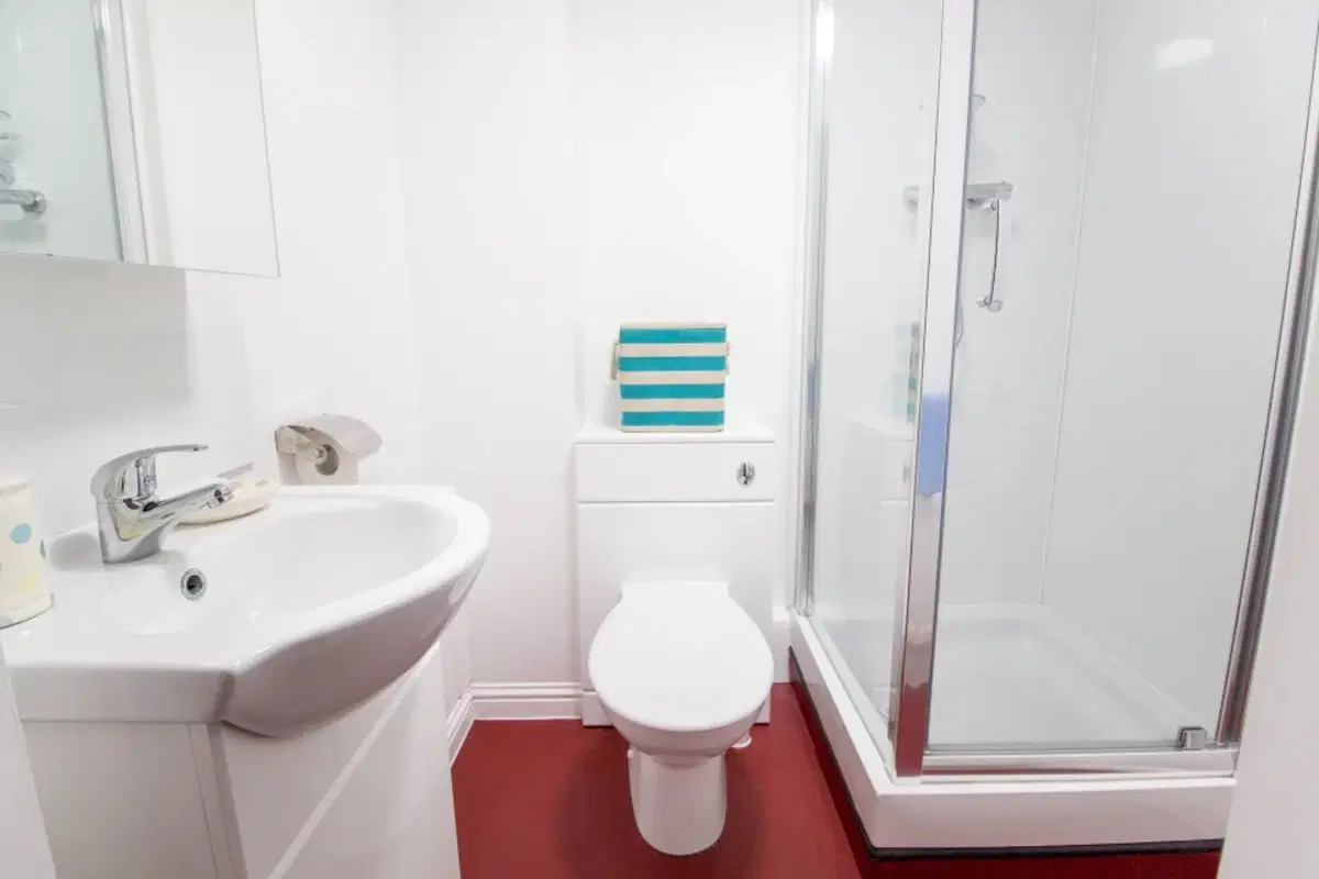 Master House, Cambridge – Bathroom