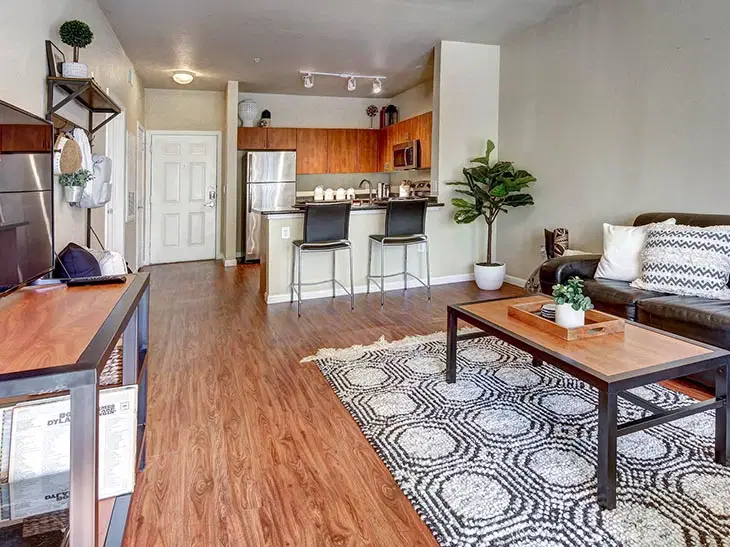 26 West, Austin – Amenities