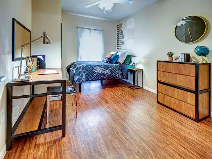 26 West, Austin