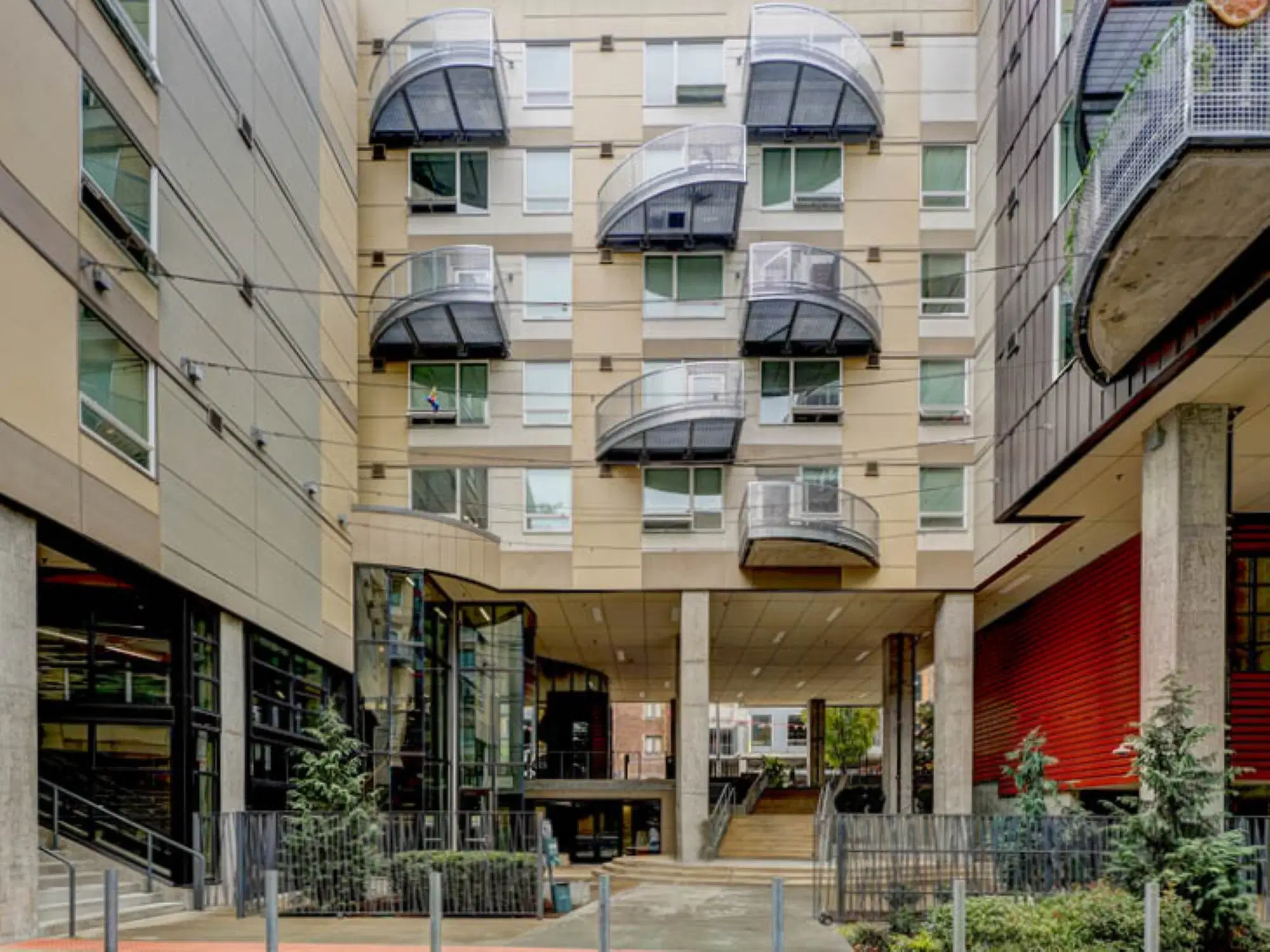 Twelve At U District, Seattle – Exterior