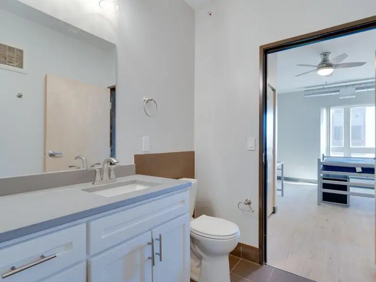 Yugo The Edge On Oak, Minneapolis – 2 Bed 2 Bath Classic