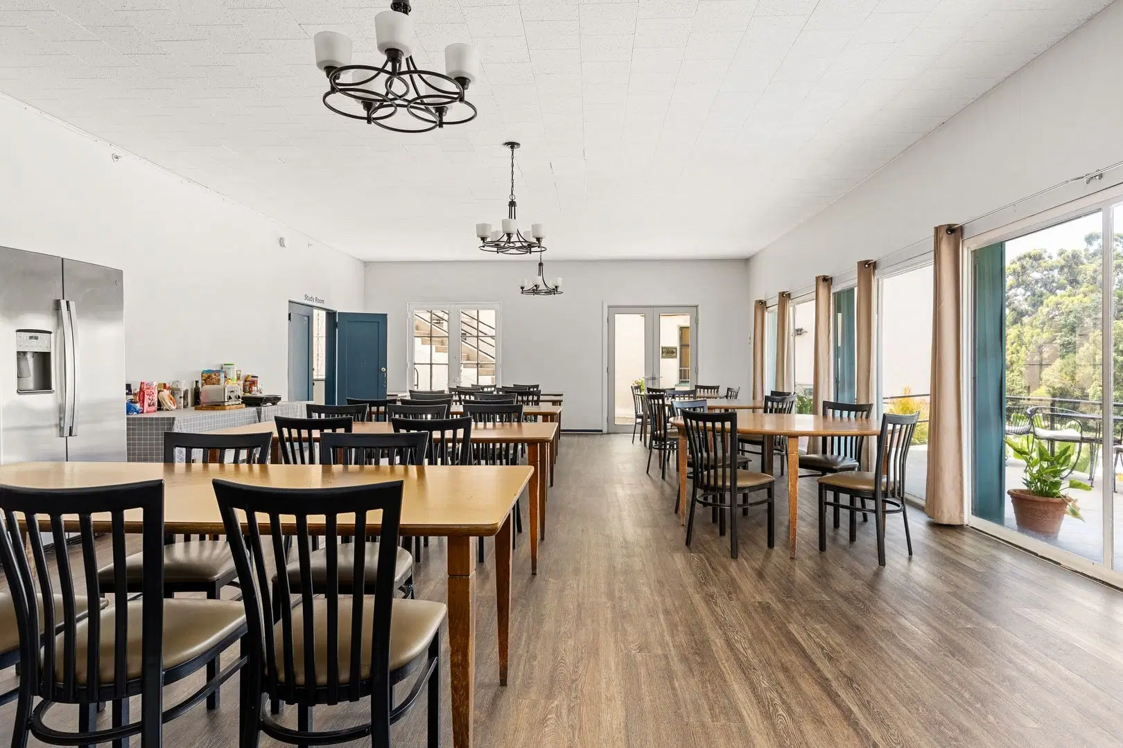 840 Hilgard Ave, Los Angeles – Common Area