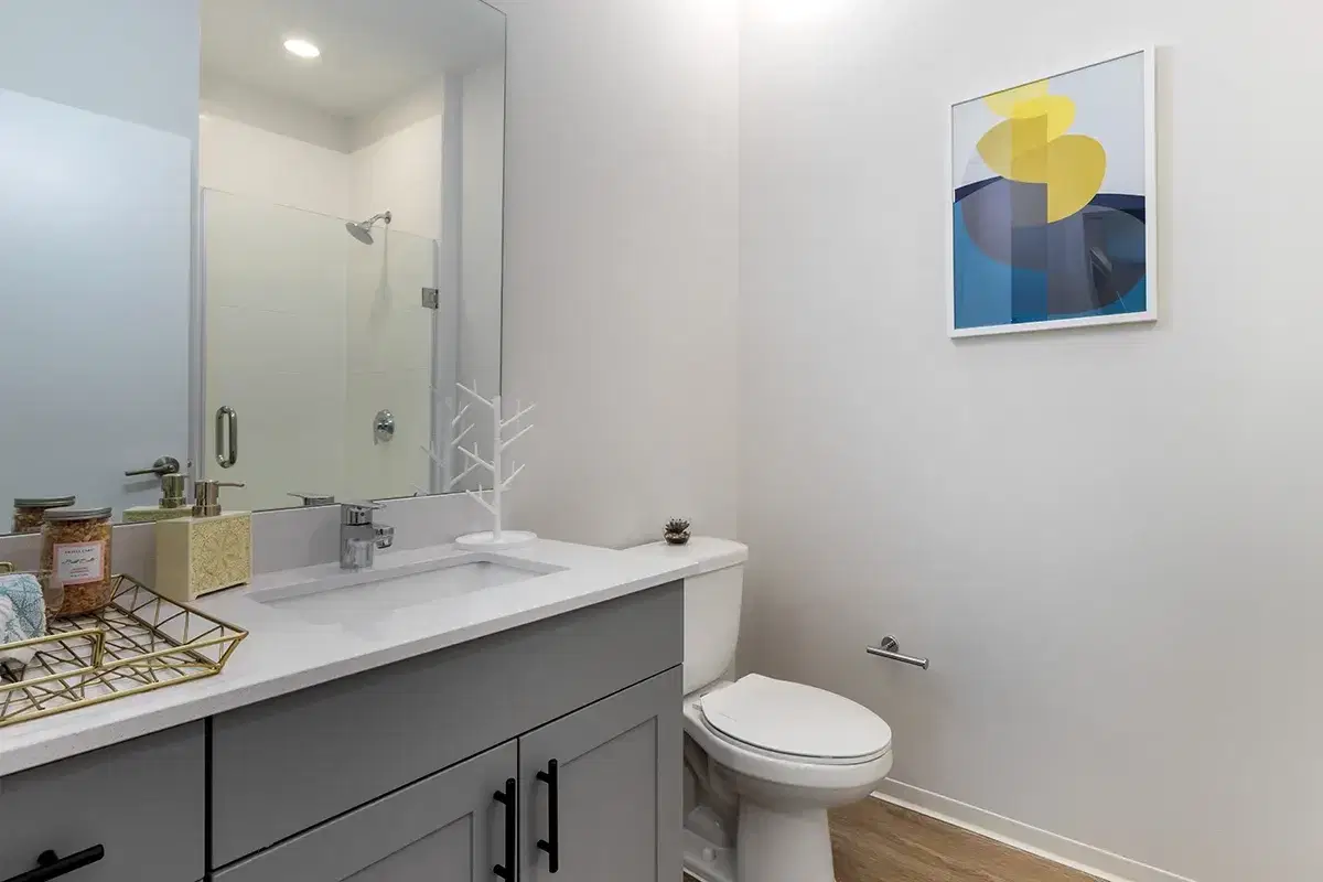 Uncommon Raleigh, Raleigh – Bathroom
