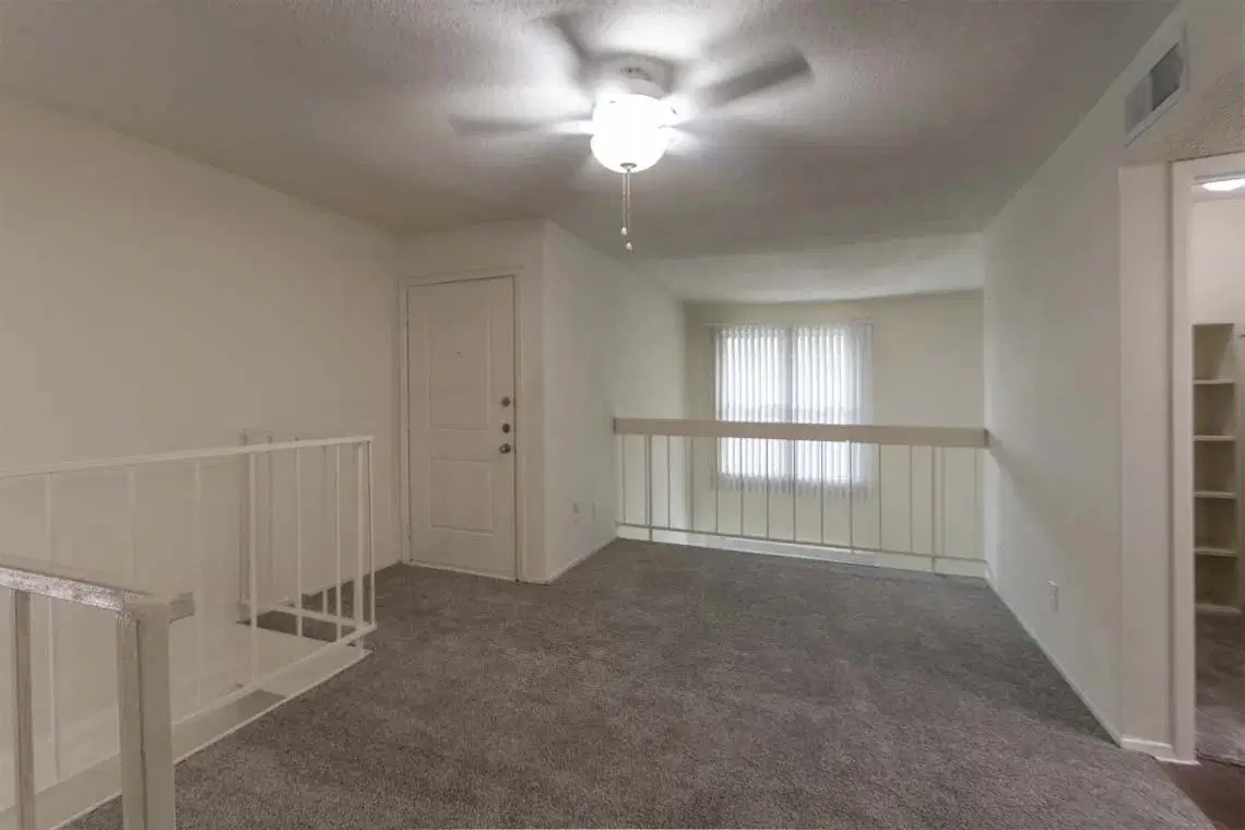 Canyon Creek, Dallas – 1 Bed 1 Bath Loft