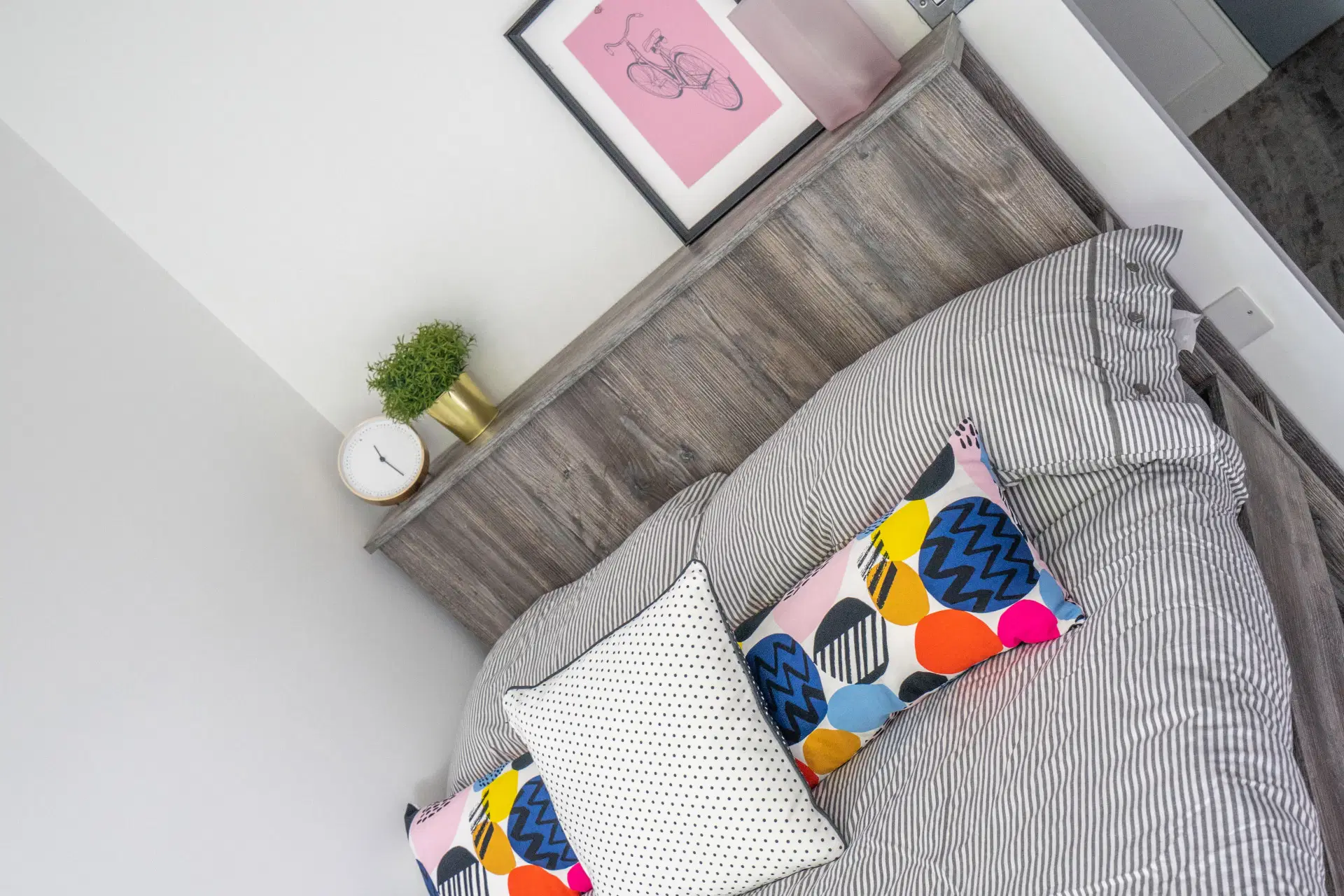 The Oval, Leicester – Deluxe Studio