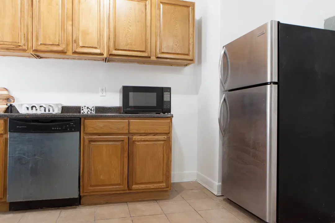 W 136th St, New York – Kitchen