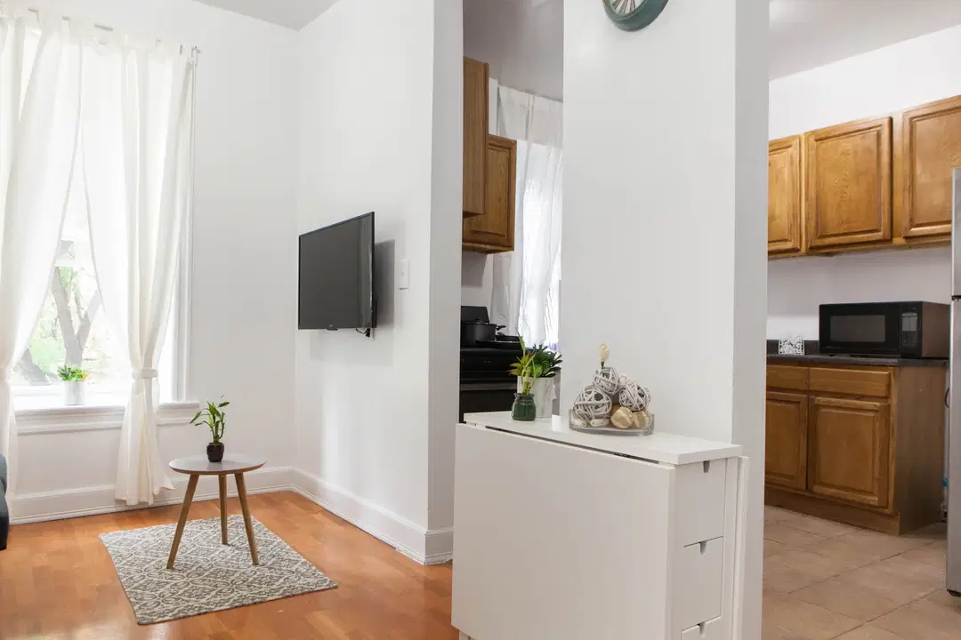 W 136th St, New York – Amenities