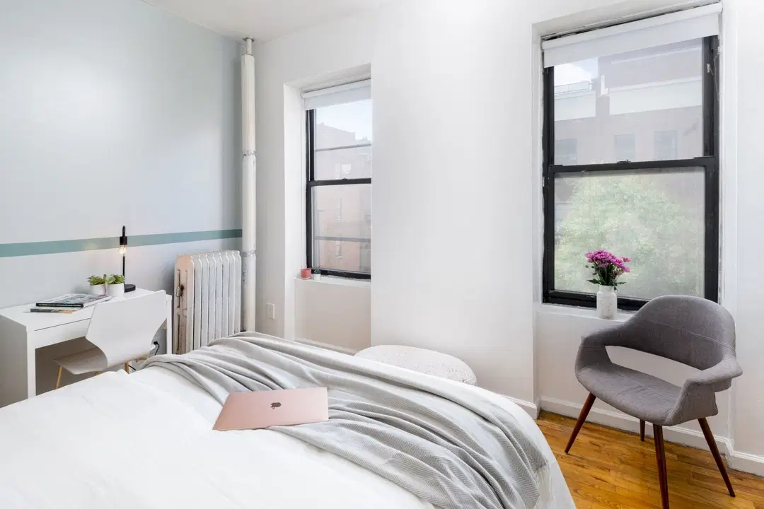 W 119th St, New York – Bedroom