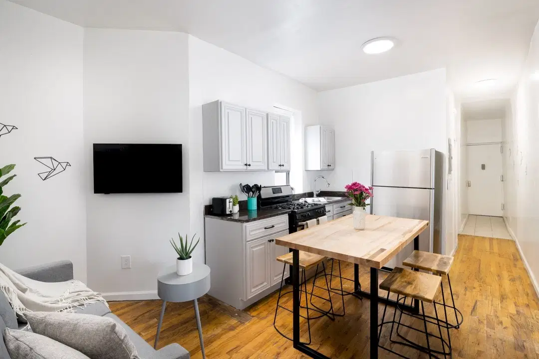 W 119th St, New York – Amenities