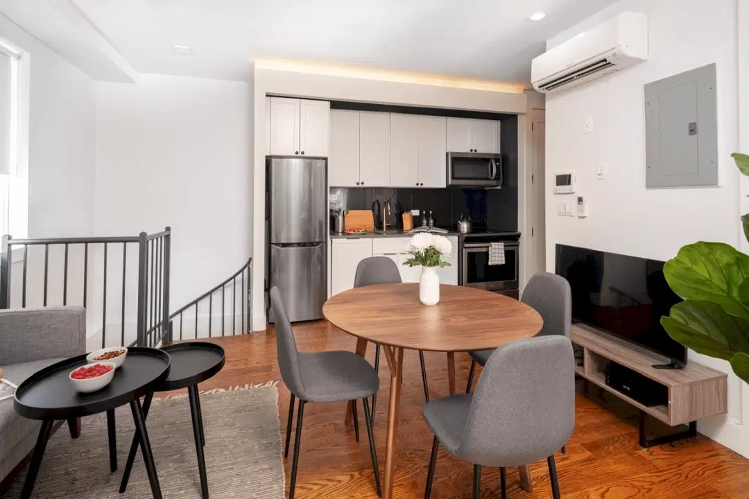 31 Troutman St, Brooklyn – Common Area