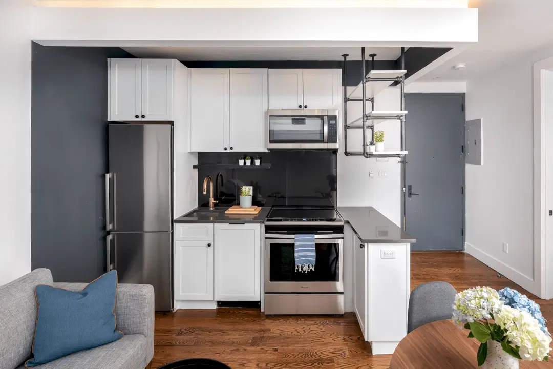 33 Troutman St, Brooklyn – Amenities