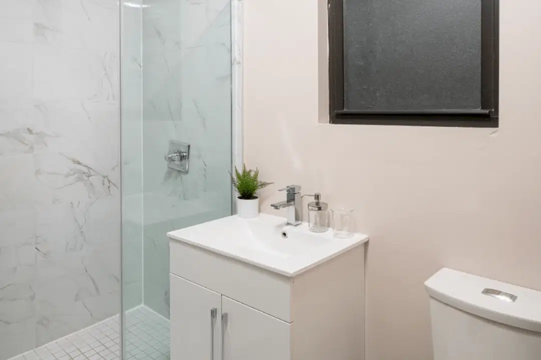 12 St Nicholas Ave, New York – Bathroom