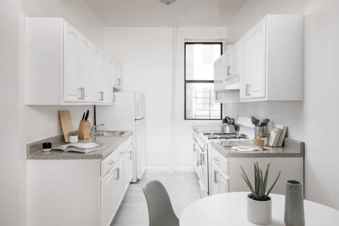 W 116th St, New York – Kitchen