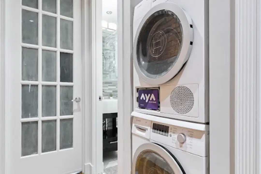 W 103rd St, New York – Amenities