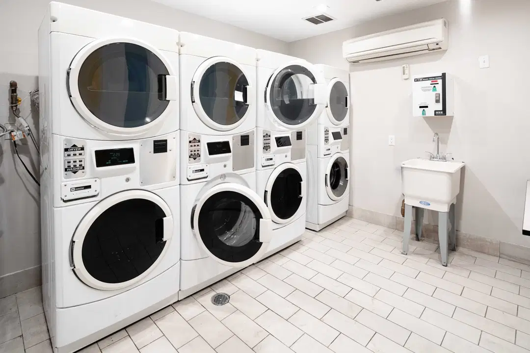1433 DeKalb, Brooklyn – Amenities