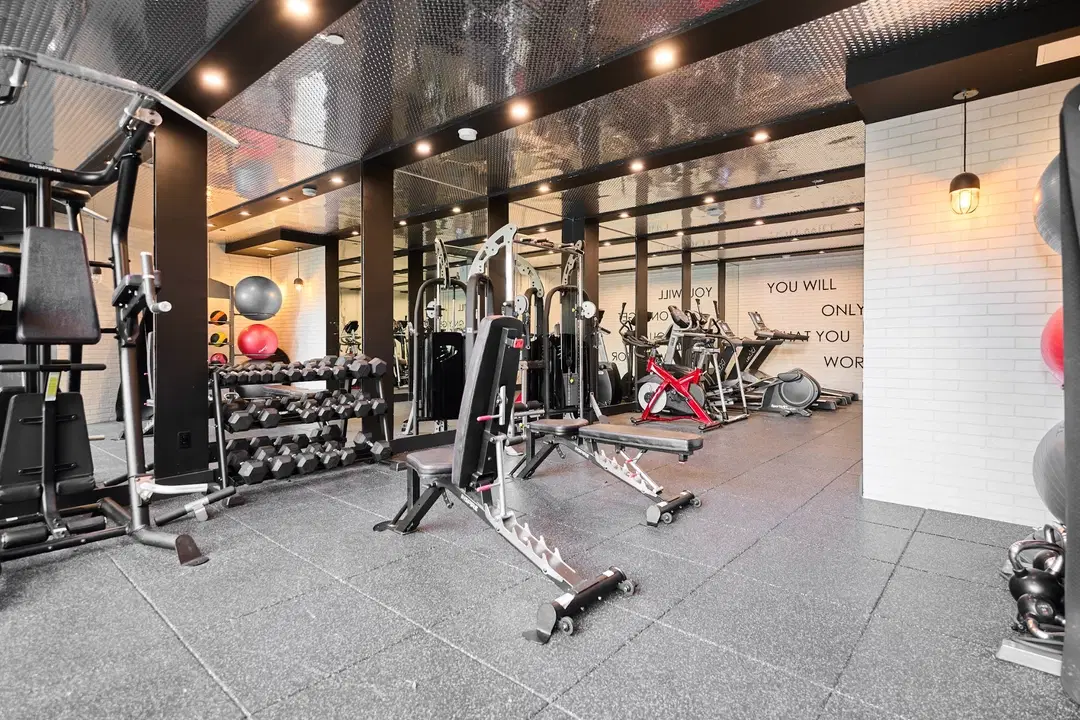 482 Seneca Ave, Ridgewood – Amenities