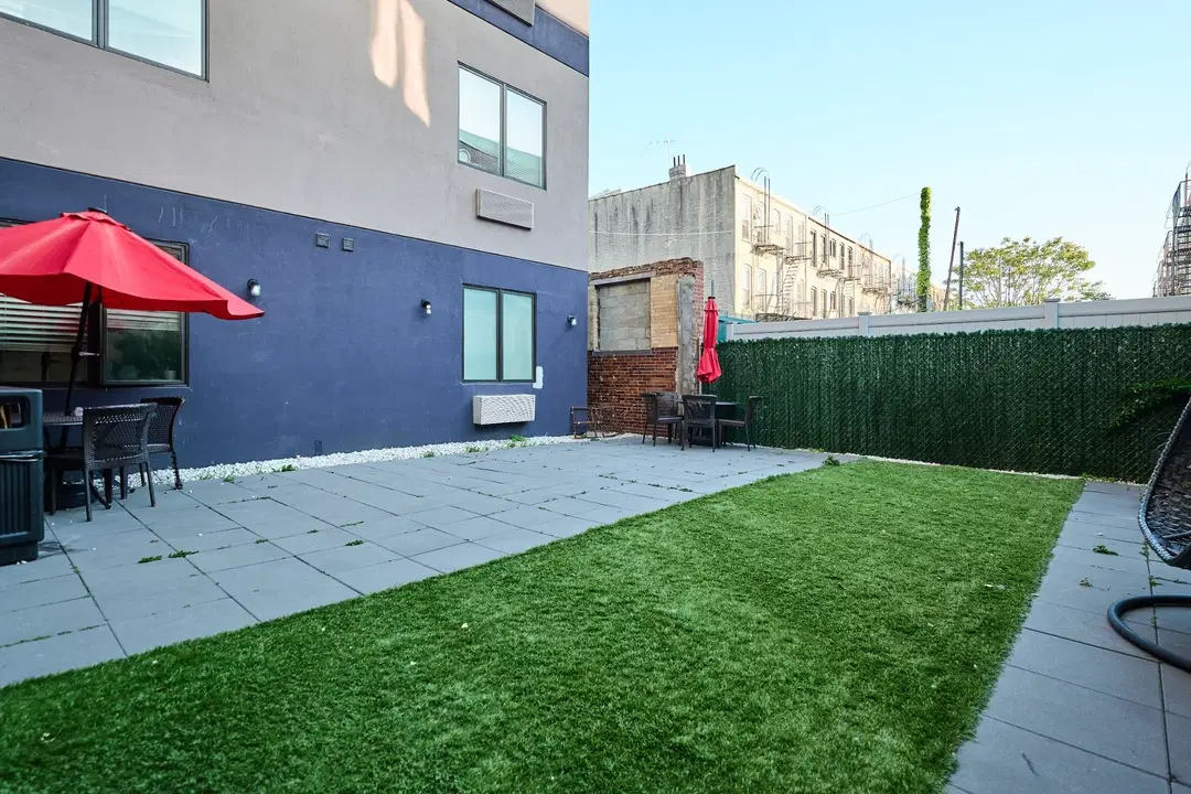 482 Seneca Ave, Ridgewood – Exterior