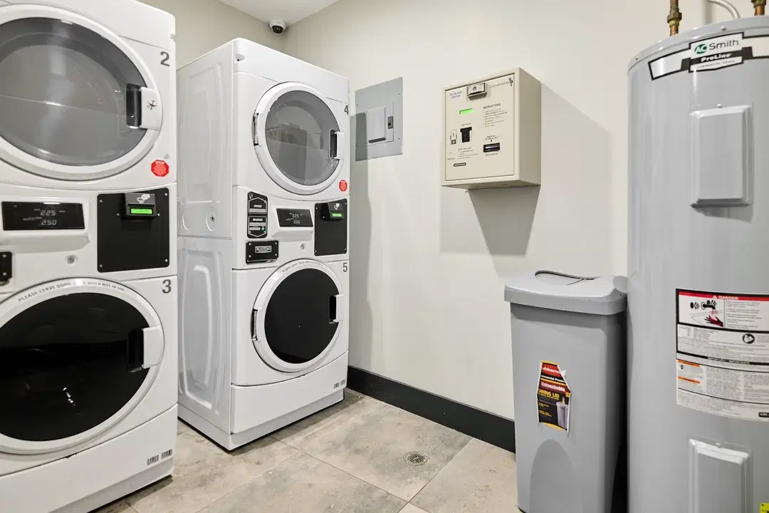 482 Seneca Ave, Ridgewood – Amenities