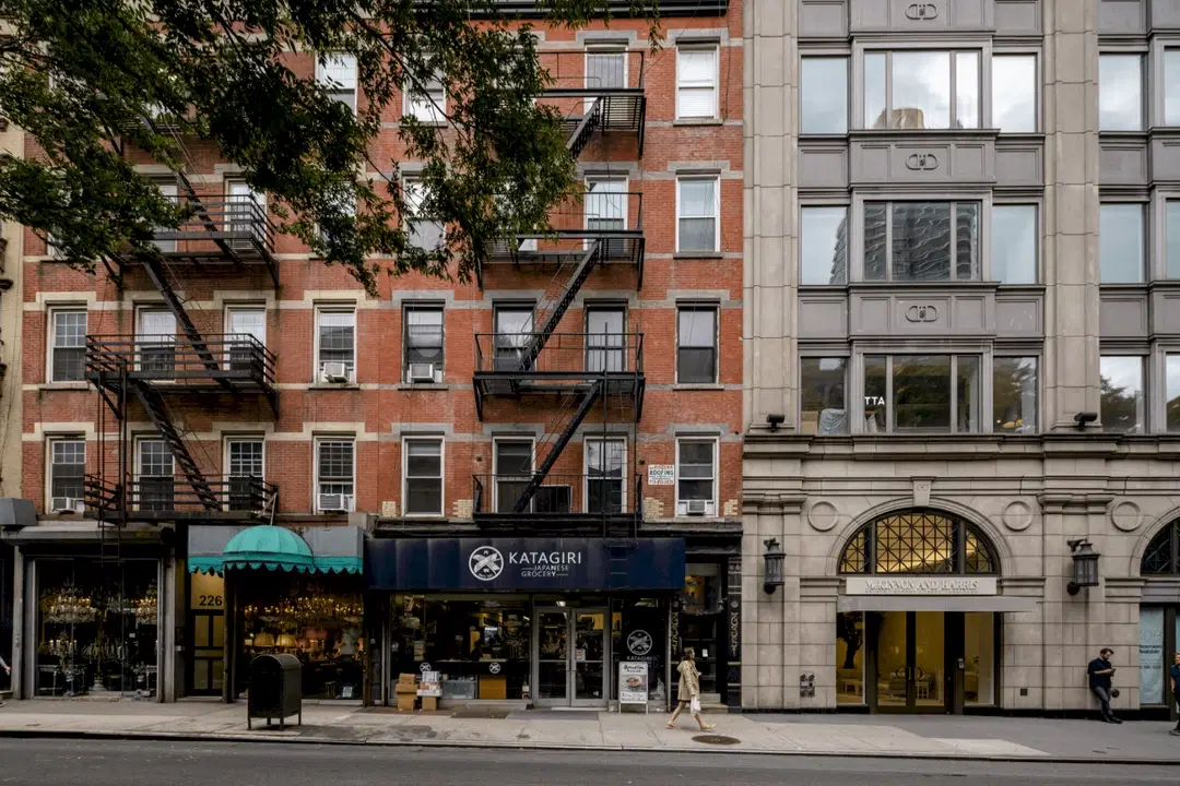 E 59th St, New York – Exterior