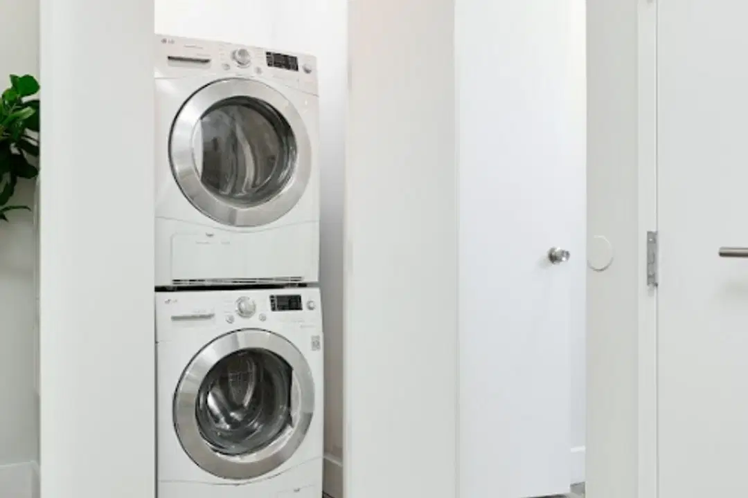 700 Flushing Ave, New York – Amenities