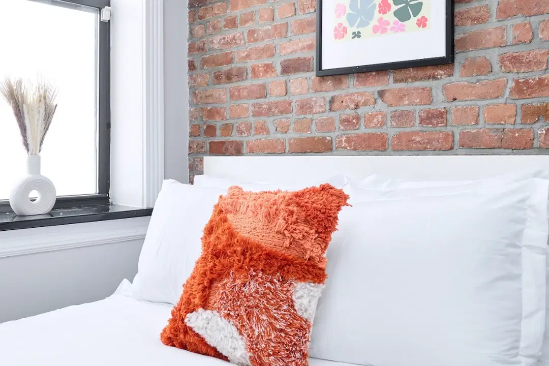 E 26th St, New York – Bedroom