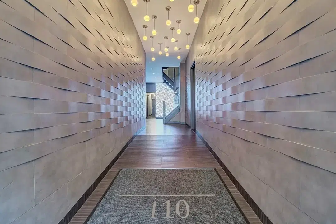 E 13th St, New York – Common Area