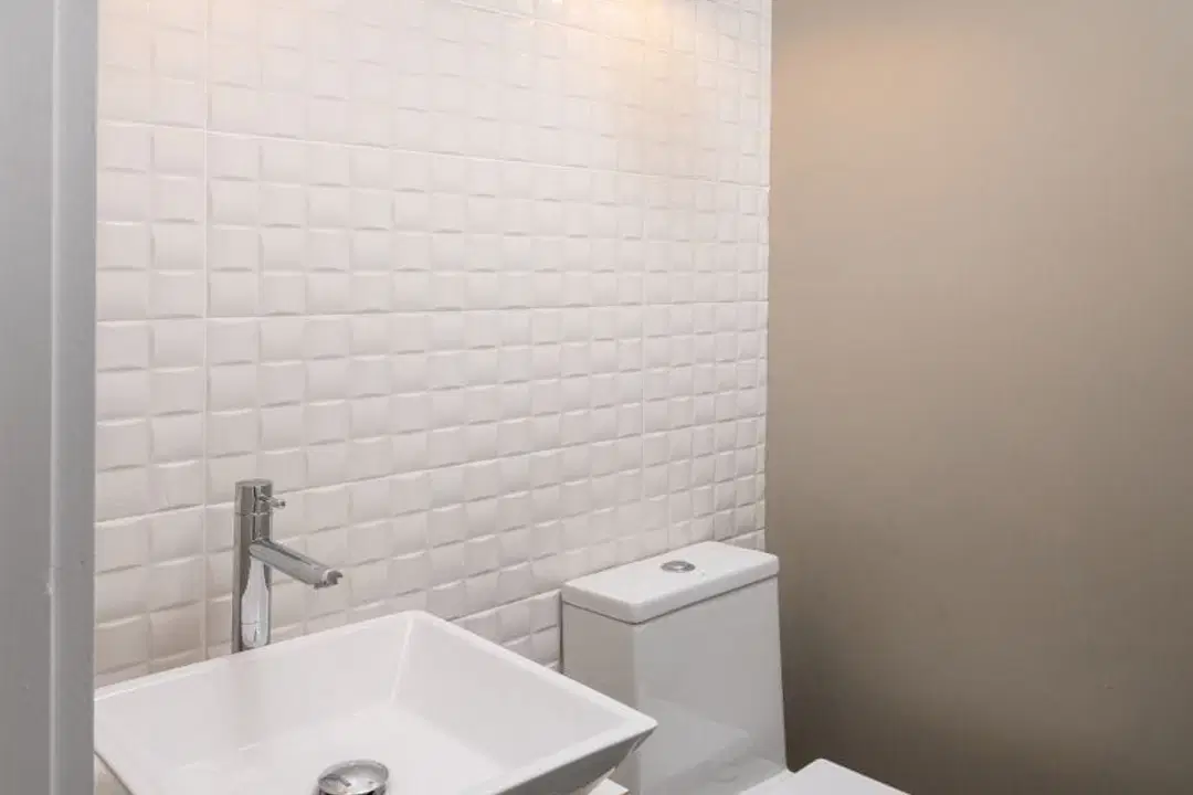 137 Hart St, Brooklyn – Bathroom