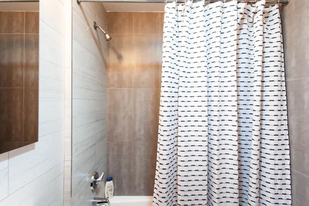 East 14th St, New York – Bathroom
