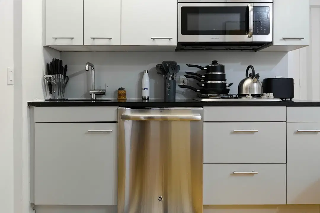 43 Avenue C, New York – Kitchen