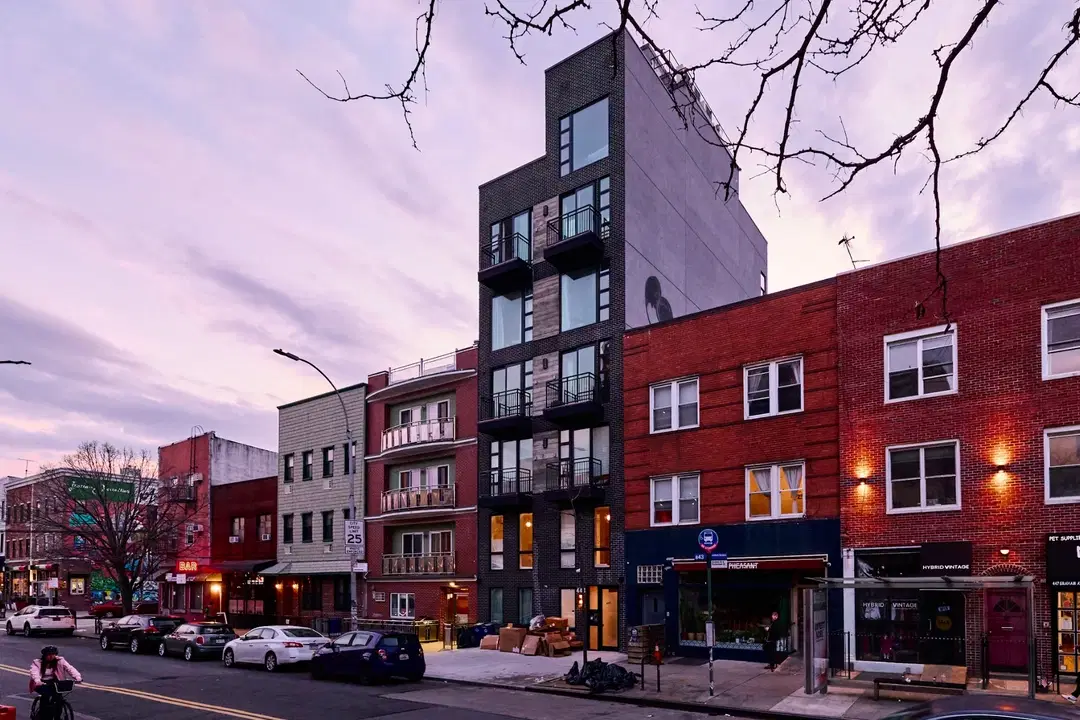 443 Graham Ave, New York – Exterior