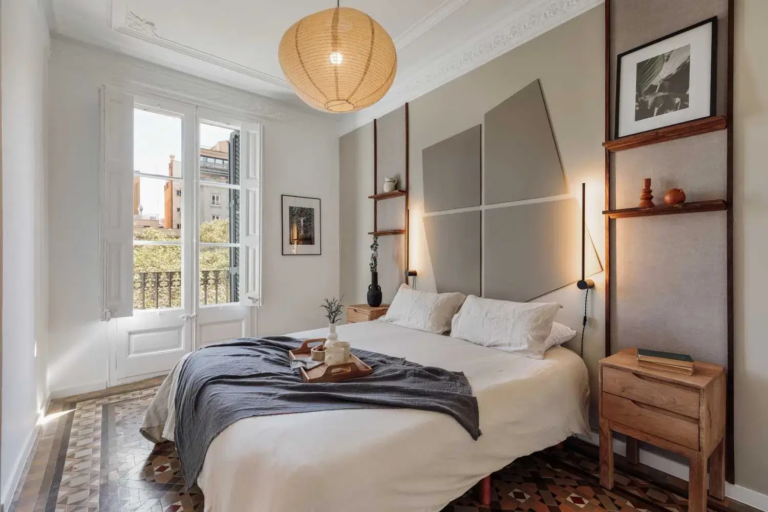 Uko 08009, Barcelona – 4 Bedrooms 1 Bathroom - (TAKALIK)