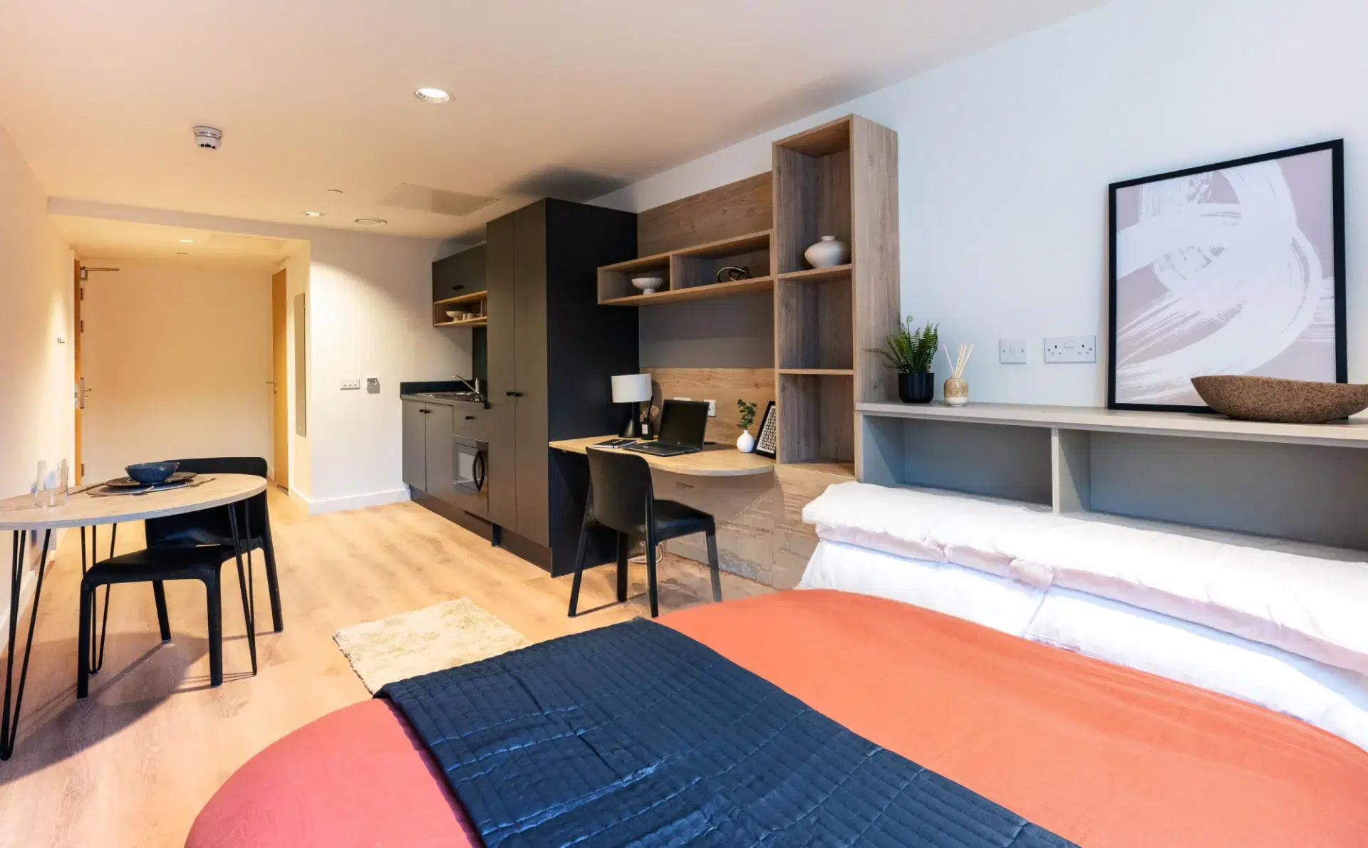 Straits Mile, Edinburgh – Standard Studio