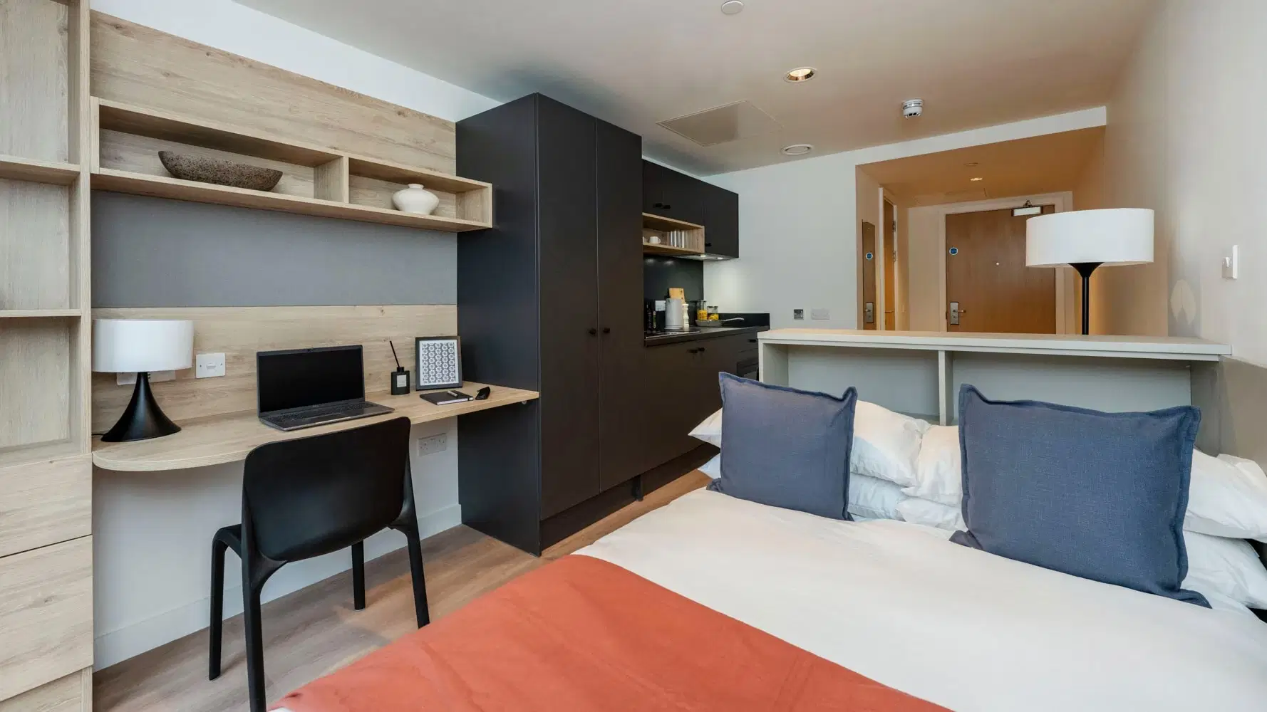 Straits Place, Edinburgh – Amenities