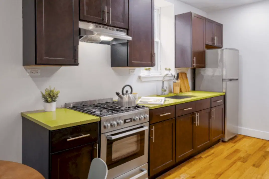 161 Maujer St, New York – Kitchen